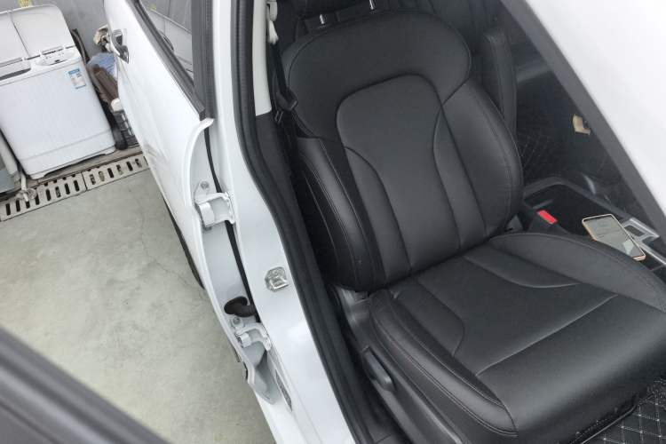 Used Haval H6 2016 Upgraded Model 1.5T Automatic Two-Wheel Drive Elite Version Right Front Seat