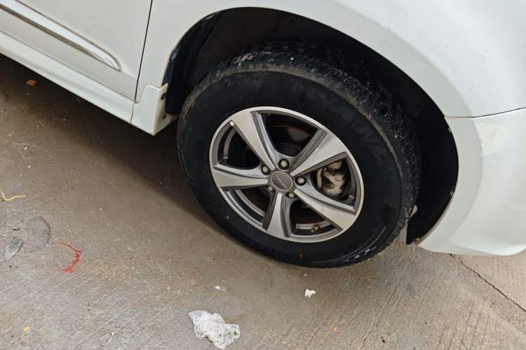 Used Haval H6 2016 Upgraded Model 1.5T Automatic Two-Wheel Drive Elite Version Right Front Wheel Hub