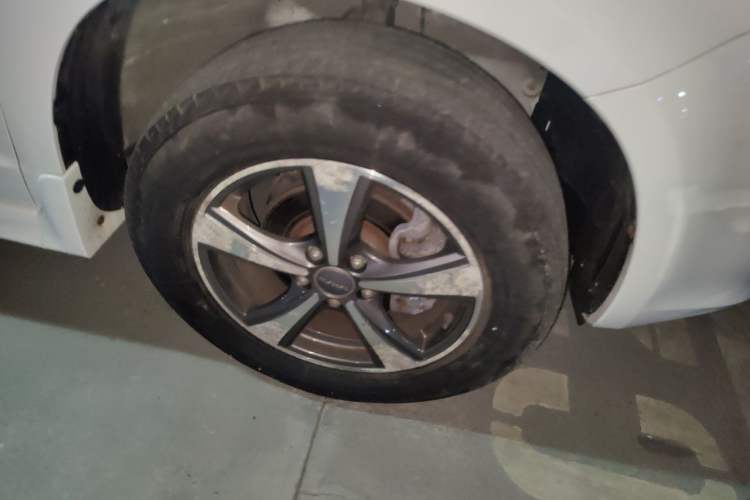 Used Haval H6 2016 Upgraded Model 1.5T Manual Two-Wheel Drive Urban Version Right Front Wheel Hub
