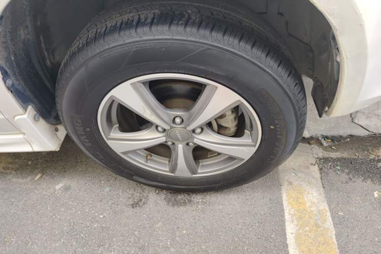 Used Haval H6 2016 Upgraded Model 1.5T Manual Two-Wheel Drive Elite Version Right Front Wheel Hub