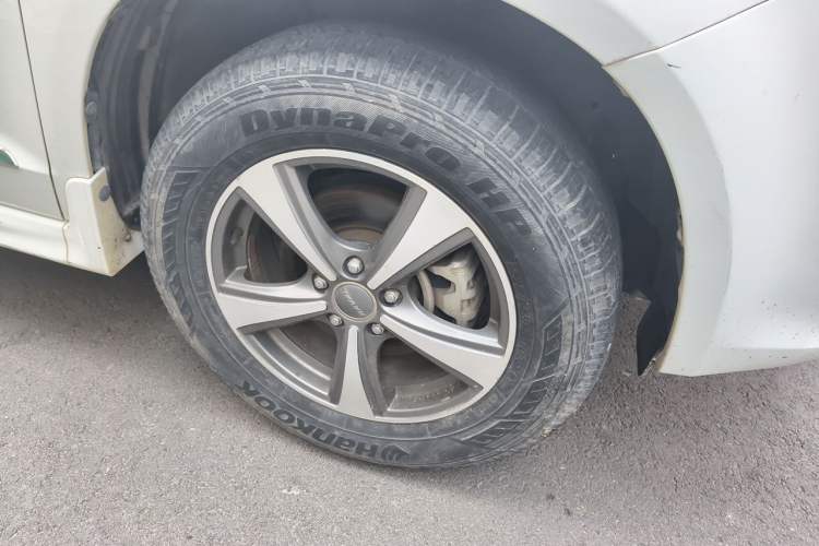 Used Haval H6 2016 Upgraded Model 1.5T Manual Two-Wheel Drive Urban Version Right Front Wheel Hub
