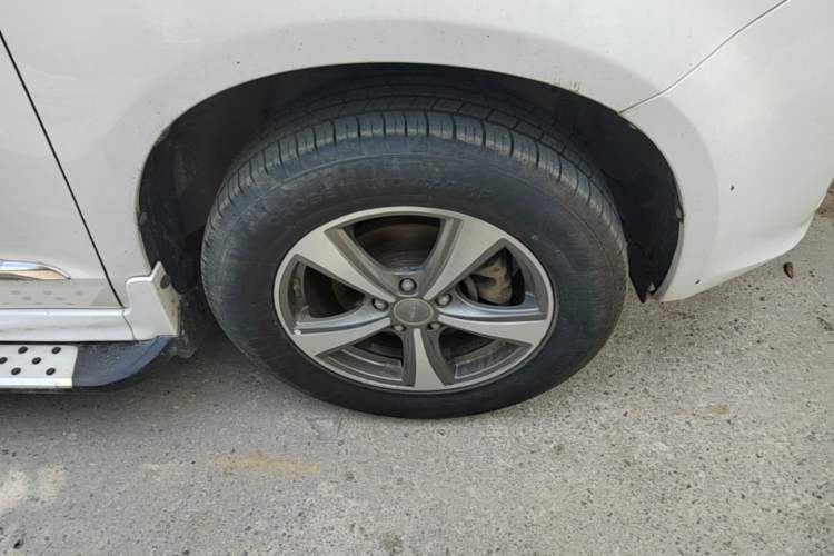 Used Haval H6 2016 Upgraded Model 1.5T Manual Two-Wheel Drive Elite Version Right Front Wheel Hub