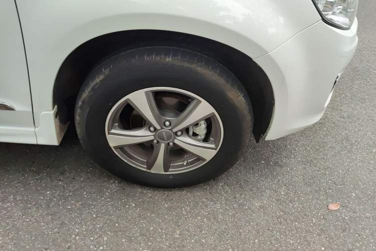 Used Haval H6 2016 Upgraded Model 1.5T Manual Two-Wheel Drive Elite Version Right Front Wheel Hub