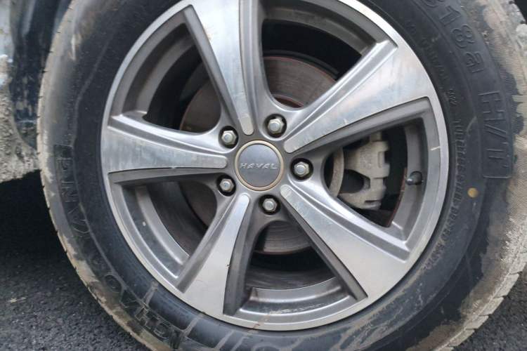 Used Haval H6 2016 Upgraded Model 1.5T Manual Two-Wheel Drive Value Edition Right Front Wheel Hub