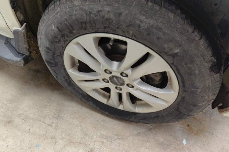 Used Haval H6 2016 Upgraded Model 1.5T Automatic Two-Wheel Drive Elite Version Right Front Wheel Hub