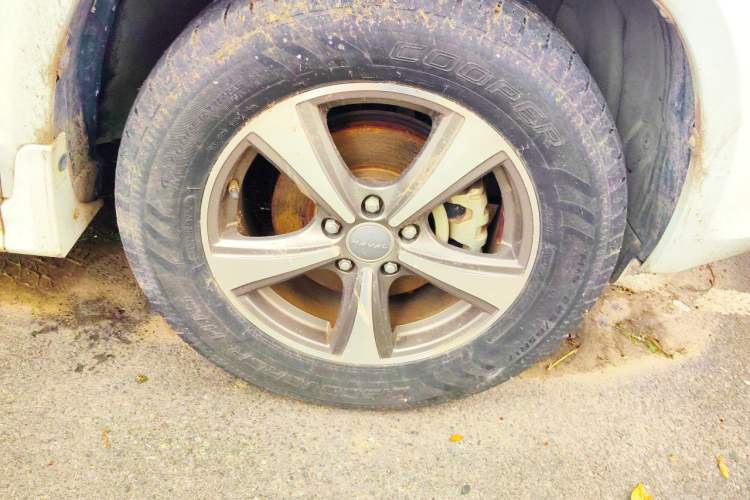 Used Haval H6 2016 Upgraded Model 1.5T Manual Two-Wheel Drive Elite Version Right Front Wheel Hub