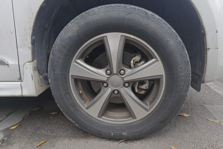 Used Haval H6 2016 Upgraded Model 1.5T Manual Two-Wheel Drive Elite Version Right Front Wheel Hub