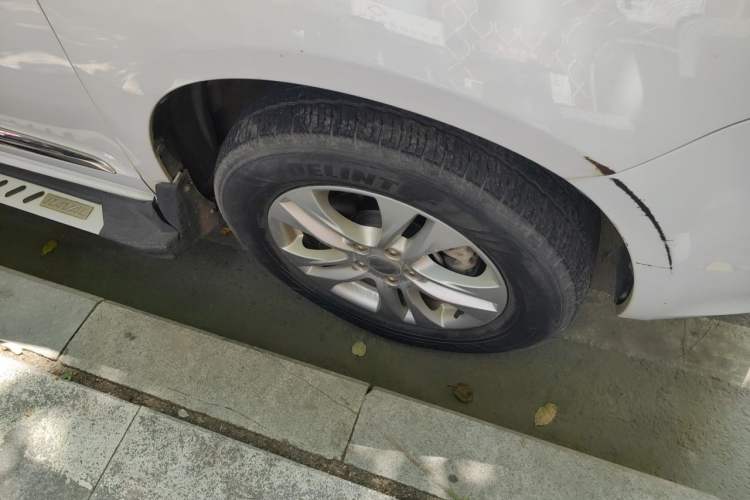 Used Haval H6 2016 Upgraded Model 1.5T Manual Two-Wheel Drive Urban Version Right Front Wheel Hub