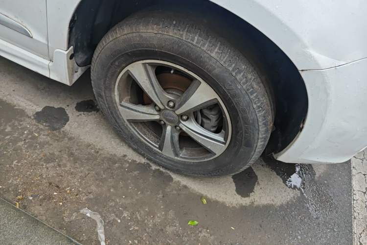 Used Haval H6 2016 Upgraded Model 1.5T Automatic Two-Wheel Drive Elite Version Right Front Wheel Hub