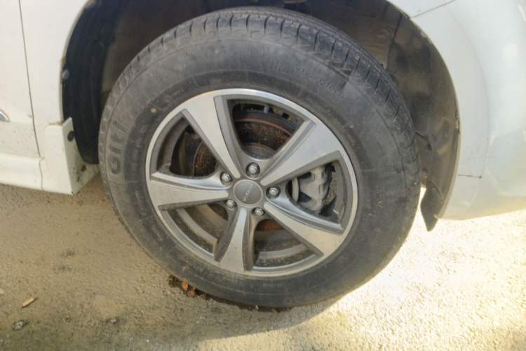 Used Haval H6 2016 Upgraded Model 1.5T Manual Two-Wheel Drive Urban Version Right Front Wheel Hub