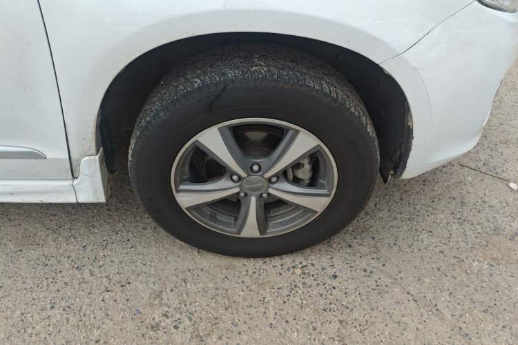 Used Haval H6 2016 Upgraded Model 1.5T Manual Two-Wheel Drive Urban Version Right Front Wheel Hub