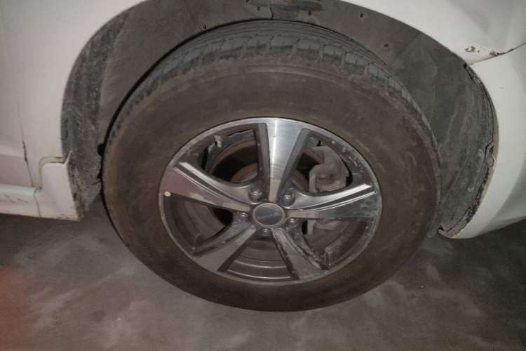 Used Haval H6 2016 Upgraded Model 1.5T Automatic Two-Wheel Drive Elite Version Right Front Wheel Hub