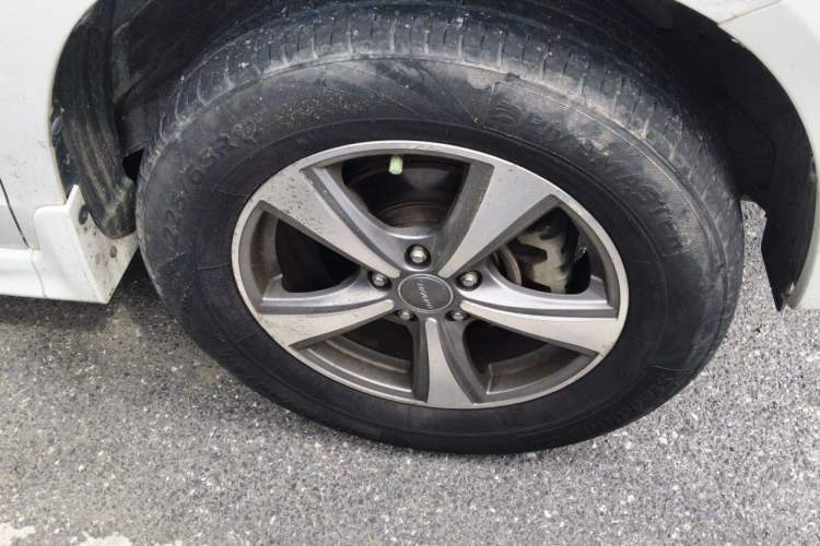 Used Haval H6 2016 Upgraded Model 1.5T Manual Two-Wheel Drive Elite Version Right Front Wheel Hub