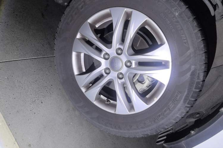 Used Haval H6 2016 Upgraded Model 1.5T Manual Two-Wheel Drive Prestige Version Right Front Wheel Hub