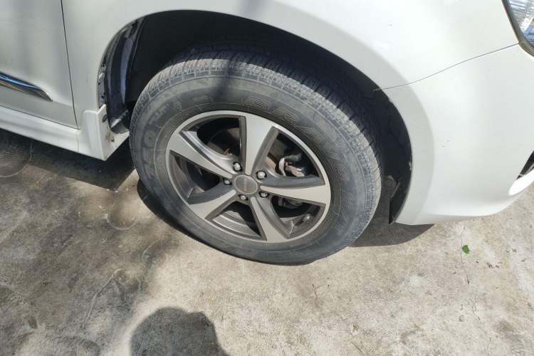 Used Haval H6 2016 Upgraded Model 1.5T Automatic Two-Wheel Drive Elite Version Right Front Wheel Hub