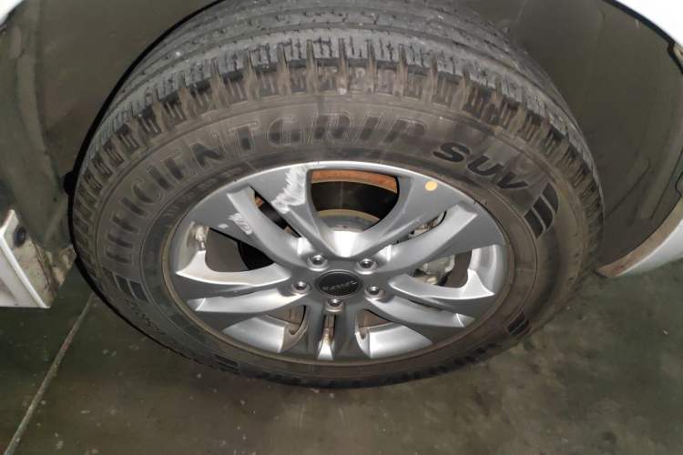 Used Haval H6 2016 Upgraded Model 1.5T Automatic Two-Wheel Drive Elite Version Right Front Wheel Hub