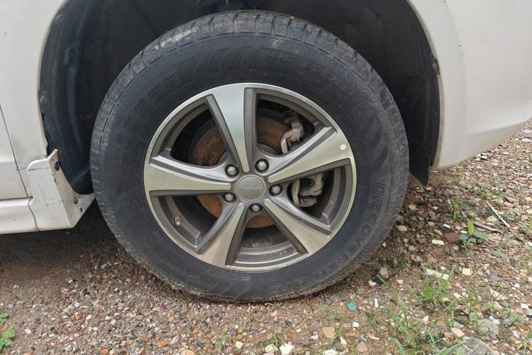 Used Haval H6 2016 Upgraded Model 1.5T Manual Two-Wheel Drive Elite Version Right Front Wheel Hub