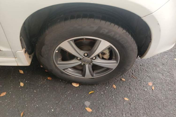 Used Haval H6 2016 Upgraded Model 1.5T Automatic Two-Wheel Drive Elite Version Right Front Wheel Hub