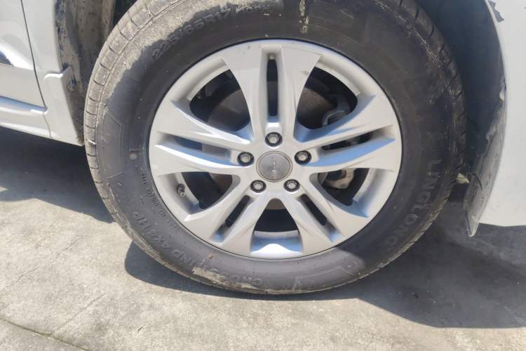 Used Haval H6 2016 Upgraded Model 1.5T Manual Two-Wheel Drive Elite Version Right Front Wheel Hub