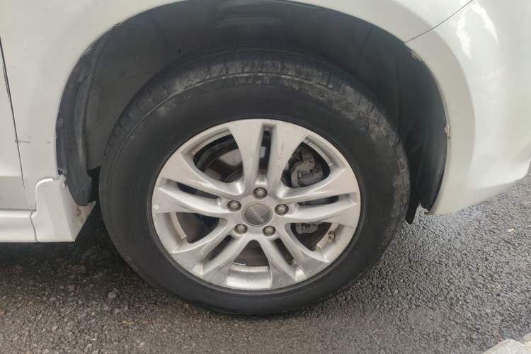 Used Haval H6 2016 Upgraded Model 1.5T Automatic Two-Wheel Drive Elite Version Right Front Wheel Hub