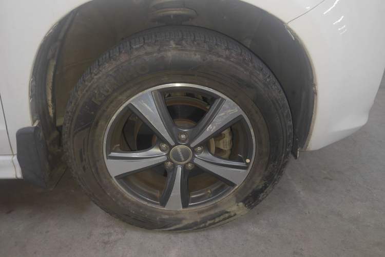 Used Haval H6 2016 Upgraded Model 1.5T Manual Two-Wheel Drive Elite Version Right Front Wheel Hub