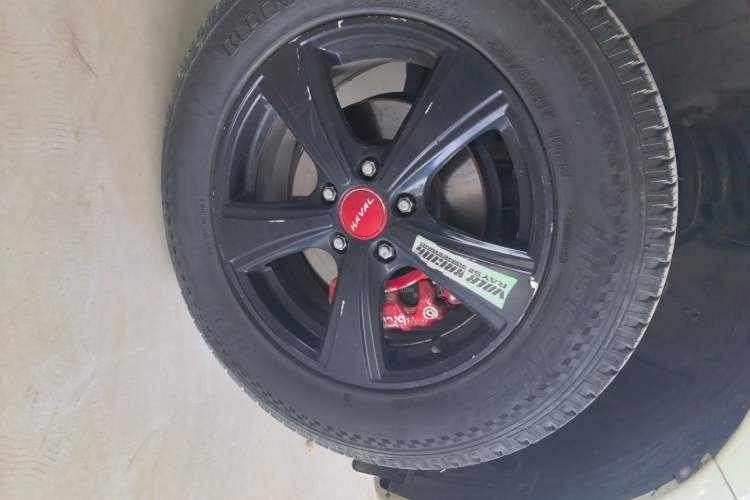 Used Haval H6 2016 Upgraded Model 1.5T Manual Two-Wheel Drive Value Edition Right Front Wheel Hub