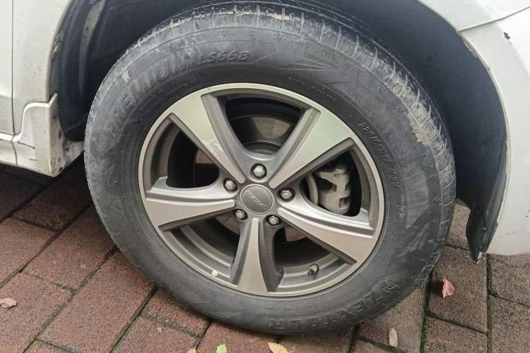 Used Haval H6 2016 Upgraded Model 1.5T Manual Two-Wheel Drive Elite Version Right Front Wheel Hub