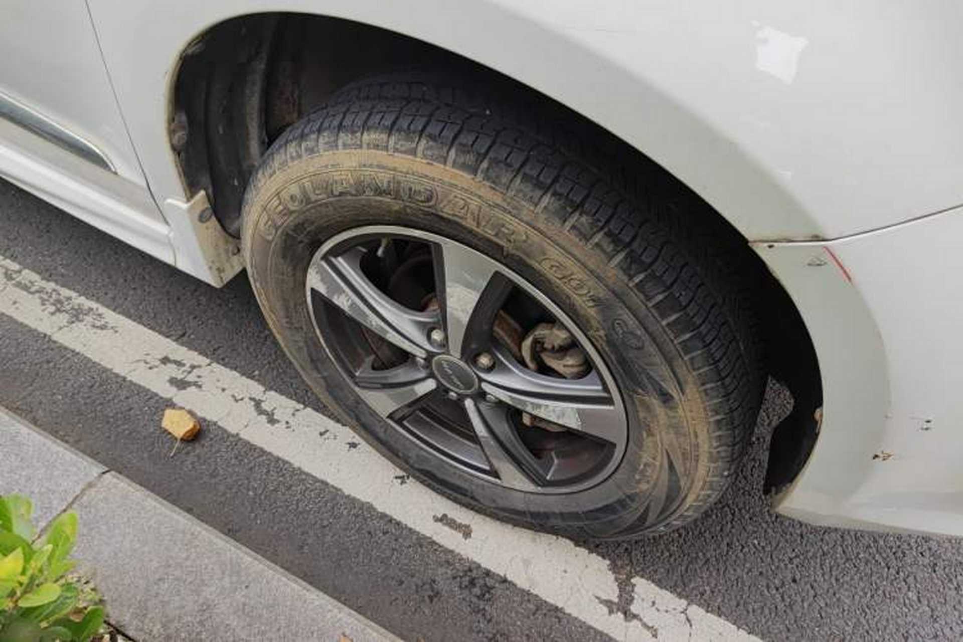 Used Haval H6 2016 Upgraded Model 1.5T Automatic Two-Wheel Drive Elite Version Right Front Wheel Hub