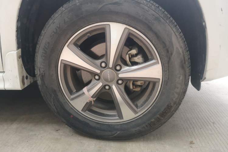 Used Haval H6 2016 Upgraded Model 1.5T Manual Two-Wheel Drive Elite Version Right Front Wheel Hub