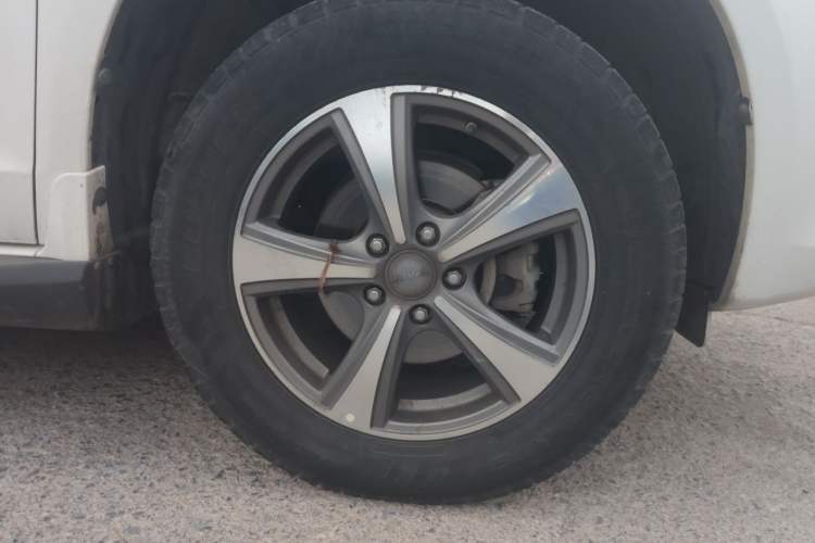 Used Haval H6 2016 Upgraded Model 1.5T Manual Two-Wheel Drive Elite Version Right Front Wheel Hub