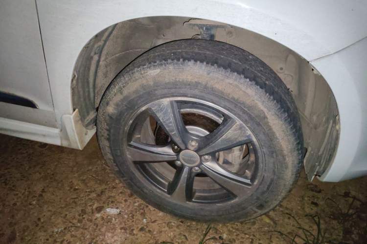 Used Haval H6 2016 Upgraded Model 1.5T Manual Two-Wheel Drive Elite Version Right Front Wheel Hub
