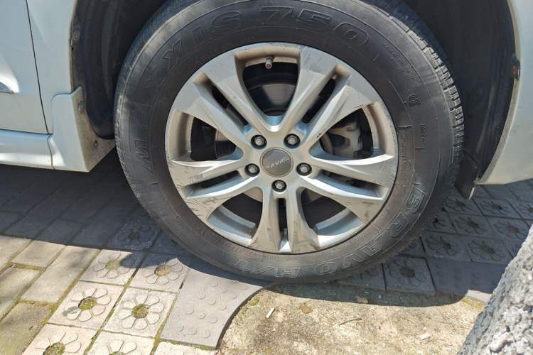 Used Haval H6 2016 Upgraded Model 1.5T Automatic Two-Wheel Drive Elite Version Right Front Wheel Hub