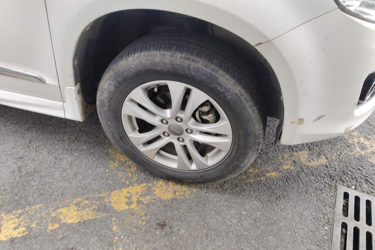 Used Haval H6 2016 Upgraded Model 1.5T Manual Two-Wheel Drive Elite Version Right Front Wheel Hub