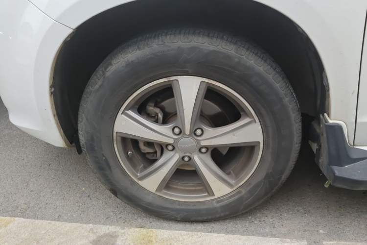 Used Haval H6 2016 Upgraded Model 1.5T Automatic Two-Wheel Drive Elite Version Right Front Wheel Hub