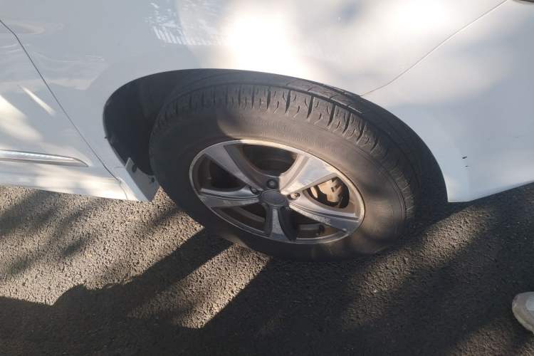 Used Haval H6 2016 Upgraded Model 1.5T Manual Two-Wheel Drive Urban Version Right Front Wheel Hub