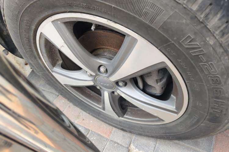 Used Haval H6 2016 Upgraded Model 1.5T Automatic Two-Wheel Drive Elite Version Right Front Wheel Hub