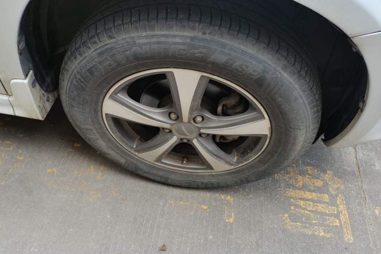 Used Haval H6 2016 Upgraded Model 1.5T Manual Two-Wheel Drive Elite Version Right Front Wheel Hub