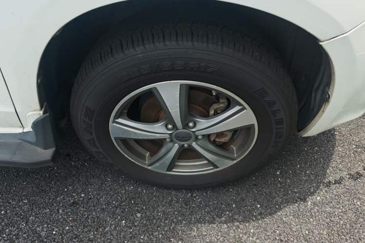 Used Haval H6 2016 Upgraded Model 1.5T Automatic Two-Wheel Drive Elite Version Right Front Wheel Hub