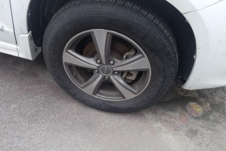 Used Haval H6 2016 Upgraded Model 1.5T Manual Two-Wheel Drive Elite Version Right Front Wheel Hub