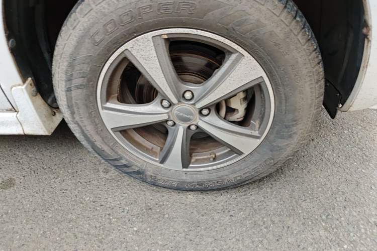 Used Haval H6 2016 Upgraded Model 1.5T Manual Two-Wheel Drive Elite Version Right Front Wheel Hub