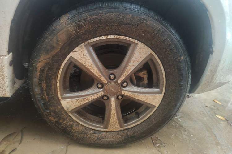 Used Haval H6 2016 Upgraded Model 1.5T Manual Two-Wheel Drive Value Edition Right Front Wheel Hub