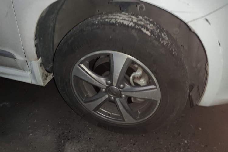 Used Haval H6 2016 Upgraded Model 1.5T Automatic Two-Wheel Drive Elite Version Right Front Wheel Hub