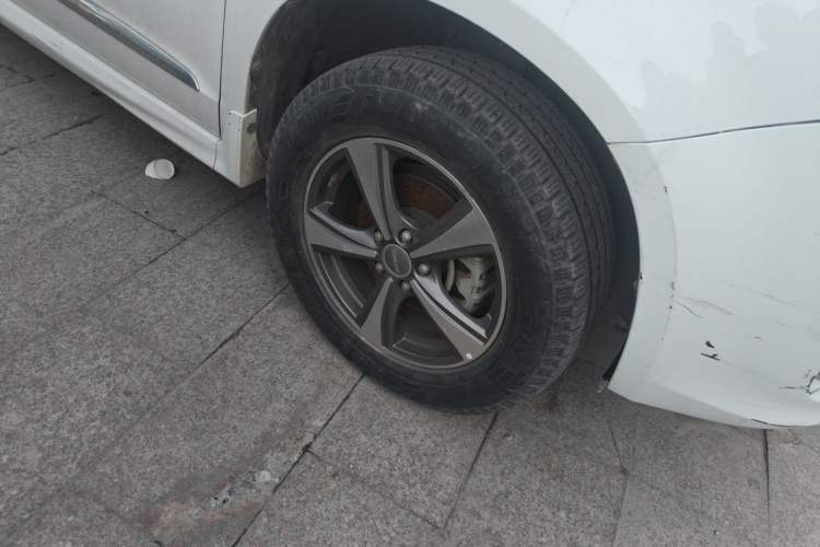 Used Haval H6 2016 Upgraded Model 1.5T Automatic Two-Wheel Drive Elite Version Right Front Wheel Hub