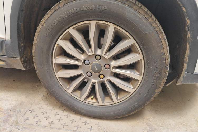 Used Haval H6 2016 Upgraded Model 1.5T Automatic Two-Wheel Drive Elite Version Right Front Wheel Hub