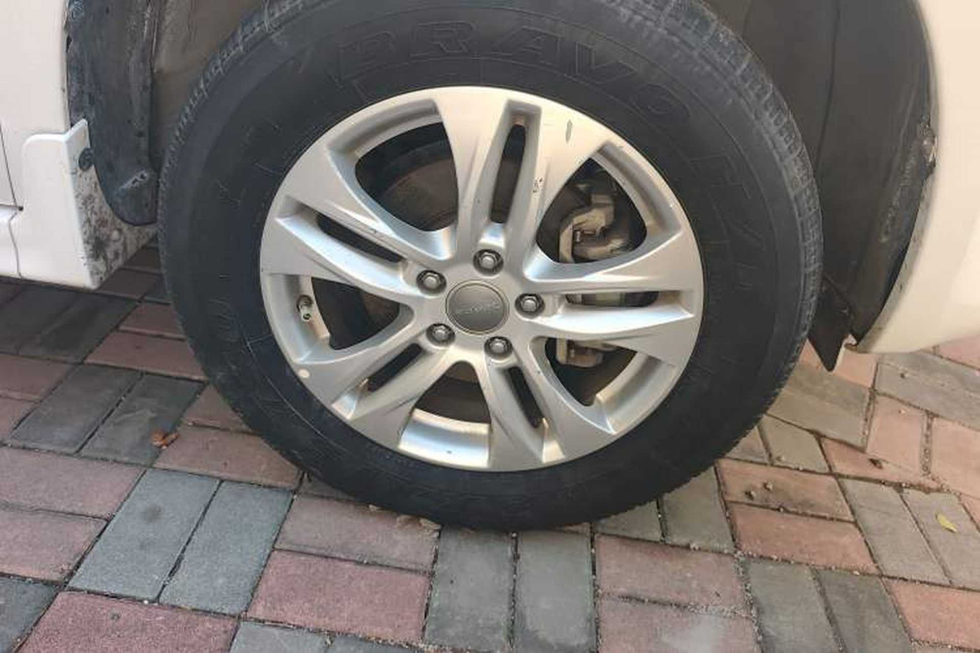 Used Haval H6 2016 Upgraded Model 1.5T Manual Two-Wheel Drive Elite Version Right Front Wheel Hub