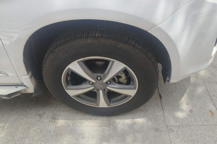 Used Haval H6 2016 Upgraded Model 1.5T Automatic Two-Wheel Drive Elite Version Right Front Wheel Hub