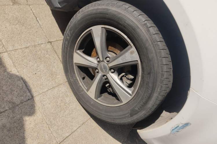 Used Haval H6 2016 Upgraded Model 1.5T Manual Two-Wheel Drive Elite Version Right Front Wheel Hub