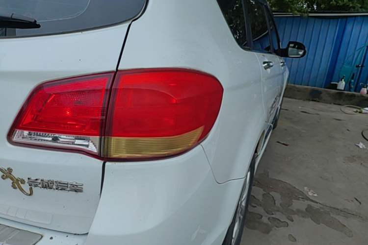 Used Haval H6 2016 Upgraded Model 1.5T Manual Two-Wheel Drive Urban Version Right Rear Taillight