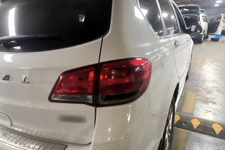 Used Haval H6 2016 Upgraded Model 1.5T Automatic Two-Wheel Drive Elite Version Right Rear Taillight