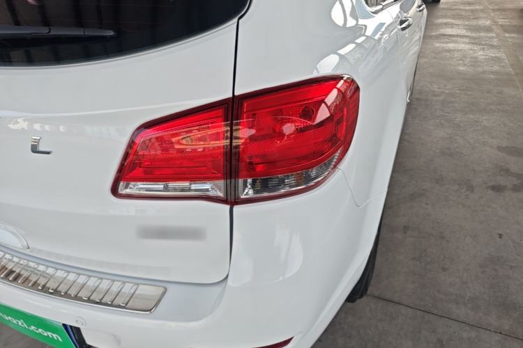 Used Haval H6 2016 Upgraded Model 1.5T Manual Two-Wheel Drive Value Edition Right Rear Taillight